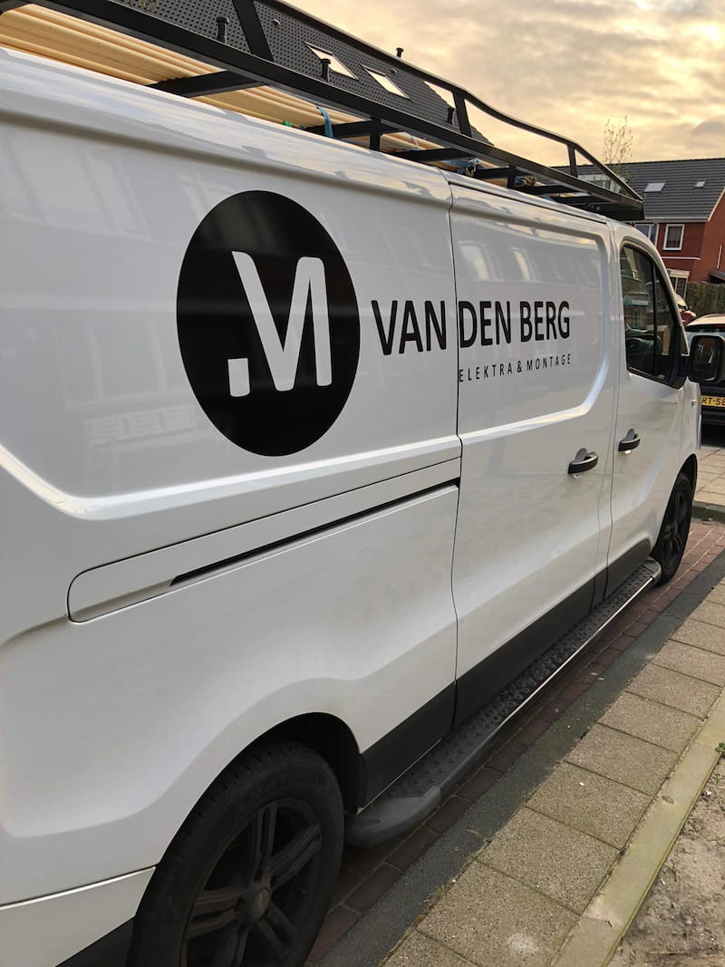 Bus-foto-Westland-M-van-den-Berg-elektra-montage-foto